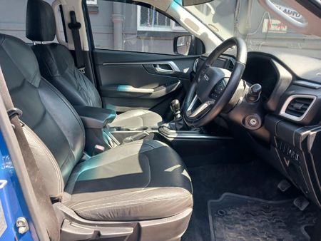 2022-Isuzu-D-Max-19-DDI-HR-LS-Double-Cab_10