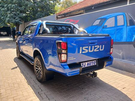 2022-Isuzu-D-Max-19-DDI-HR-LS-Double-Cab_5