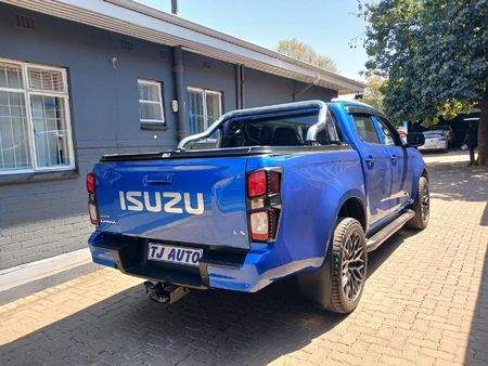 2022-Isuzu-D-Max-19-DDI-HR-LS-Double-Cab_8