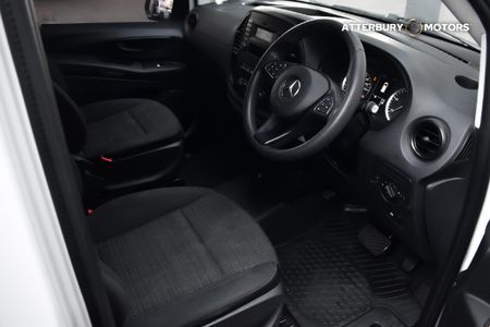 2018-Mercedes-Benz-Vito-116-22-CDI-Tourer-Pro_11