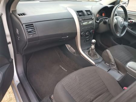 2010-Toyota-Corolla-16-Professional_9