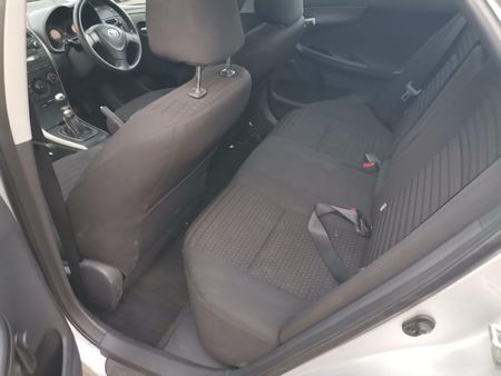 2010-Toyota-Corolla-16-Professional_10