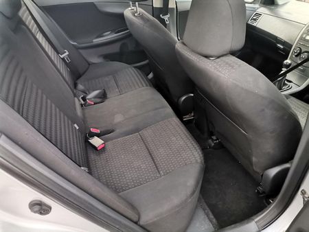 2010-Toyota-Corolla-16-Professional_12