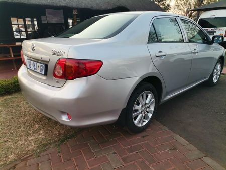 2010-Toyota-Corolla-16-Professional_4