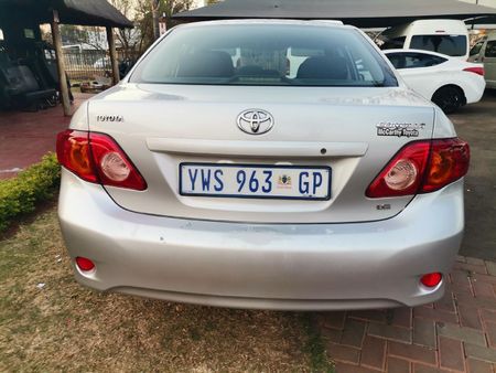 2010-Toyota-Corolla-16-Professional_5