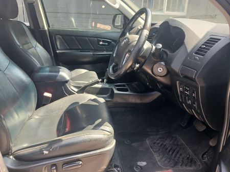 2015-Toyota-Fortuner-30-D-4D-Raised-Body-Auto_8