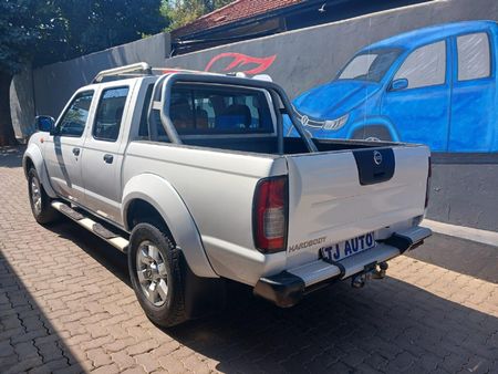 2015-Nissan-NP300-25-TDi-Hi-Rider-Double-Cab_6