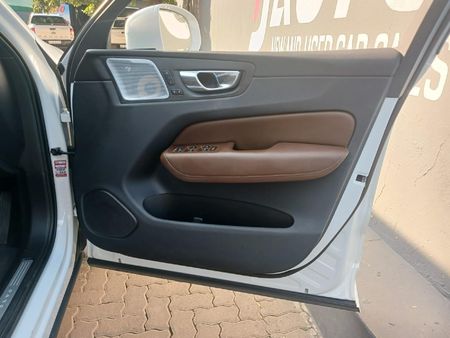 2018-Volvo-XC60-D5-Momentum-Auto-AWD_12