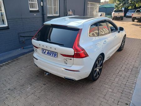 2018-Volvo-XC60-D5-Momentum-Auto-AWD_4