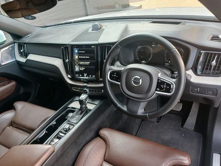 2018-Volvo-XC60-D5-Momentum-Auto-AWD_7