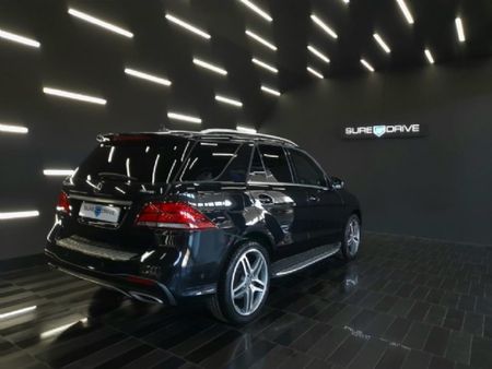 2017-Mercedes-Benz-GLE-350d-4Matic_9
