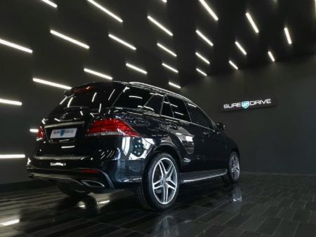 2017-Mercedes-Benz-GLE-350d-4Matic_10