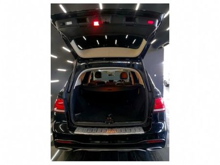 2017-Mercedes-Benz-GLE-350d-4Matic_12