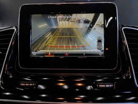 2017-Mercedes-Benz-GLE-350d-4Matic_22
