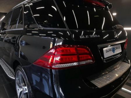 2017-Mercedes-Benz-GLE-350d-4Matic_26