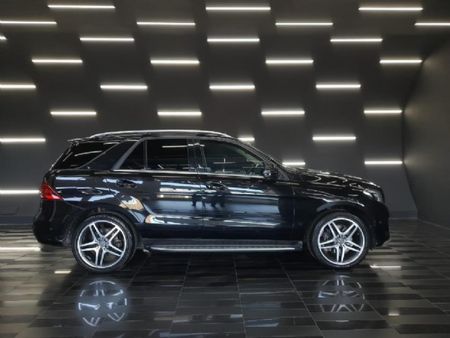 2017-Mercedes-Benz-GLE-350d-4Matic_8