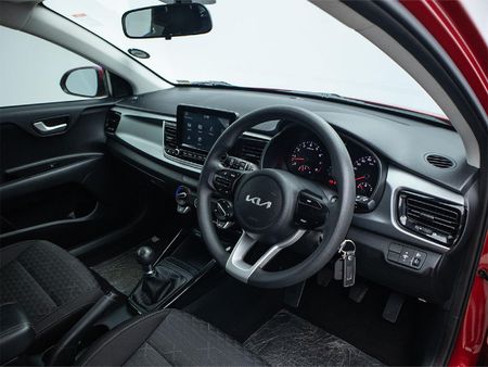 2022-Kia-Rio-12-LS-5-dr_10