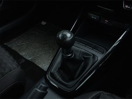 2022-Kia-Rio-12-LS-5-dr_12