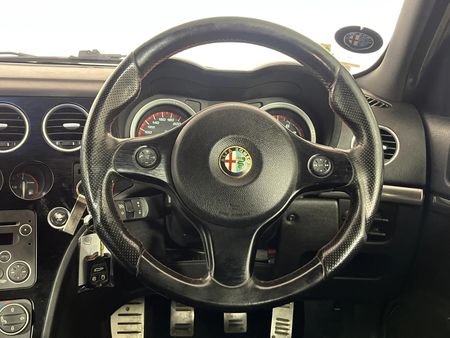 2012-Alfa-Romeo-159-1750-TBi-Ti_12