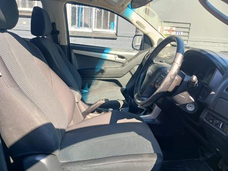 2015-Isuzu-KB-300-D-Teq-LX-4x4-Double-Cab_9