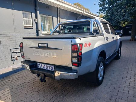 2015-Isuzu-KB-300-D-Teq-LX-4x4-Double-Cab_3