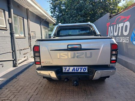 2015-Isuzu-KB-300-D-Teq-LX-4x4-Double-Cab_5