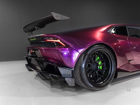 2017-Lamborghini-Huracan-LP610-4_13
