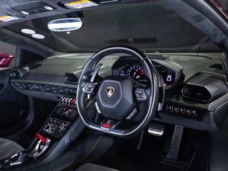 2017-Lamborghini-Huracan-LP610-4_4