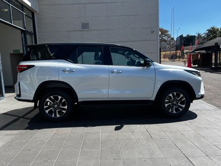2024-Toyota-Fortuner-28-GD-6-VX-Auto-mHev_3