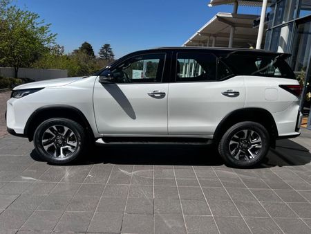 2024-Toyota-Fortuner-28-GD-6-VX-Auto-mHev_4