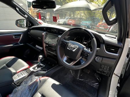 2024-Toyota-Fortuner-28-GD-6-VX-Auto-mHev_8