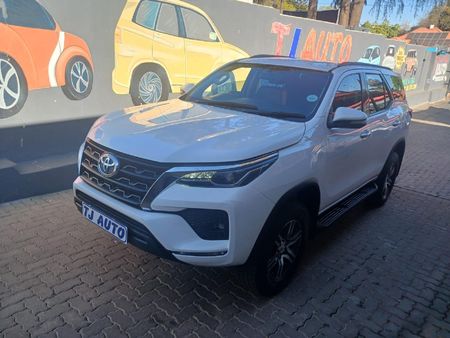2019-Toyota-Fortuner-24-GD-6-Raised-Body-Auto_0