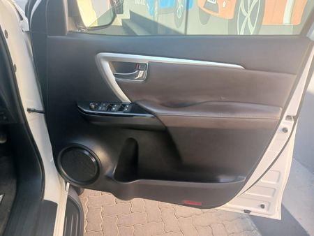 2019-Toyota-Fortuner-24-GD-6-Raised-Body-Auto_11