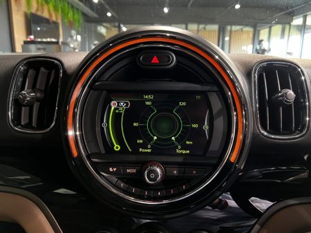 2017-MINI-Countryman-Cooper-S-Auto_11