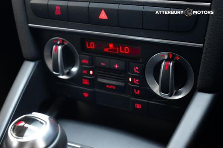 2011-Audi-A3-Sportback-16-TDI-Attraction-Auto_11