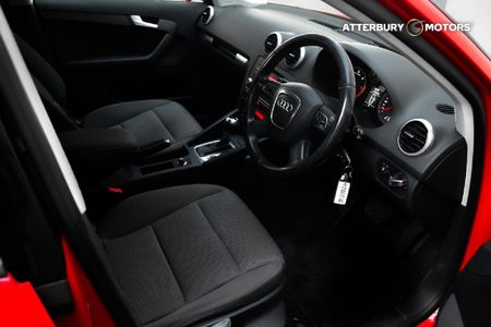 2011-Audi-A3-Sportback-16-TDI-Attraction-Auto_12