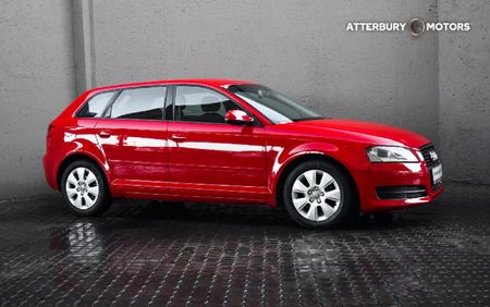 2011-Audi-A3-Sportback-16-TDI-Attraction-Auto_2