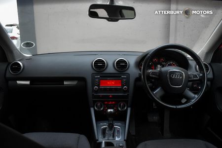 2011-Audi-A3-Sportback-16-TDI-Attraction-Auto_6