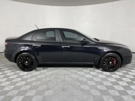 2012-Alfa-Romeo-159-32-Q4-Distinctive_12