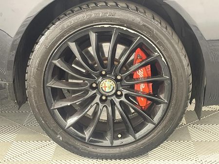 2012-Alfa-Romeo-159-32-Q4-Distinctive_4