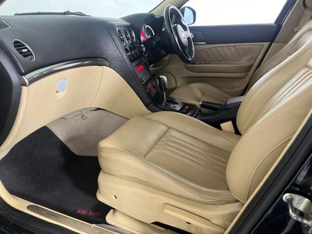 2012-Alfa-Romeo-159-32-Q4-Distinctive_7