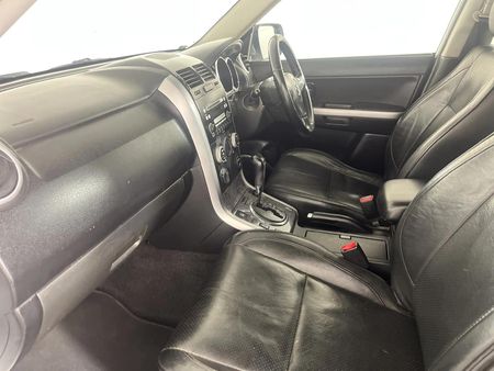 2010-Suzuki-Grand-Vitara-32-V6-Auto_8