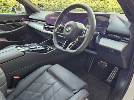 2024-BMW-5-Series-520d-M-Sport_5