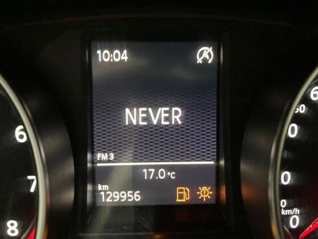 2015-Volkswagen-Golf-VII-GTI-20-TSI-Auto_12