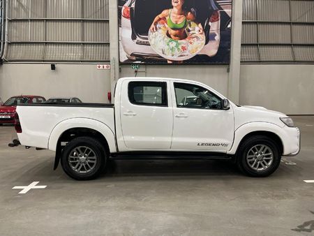 2015-Toyota-Hilux-30-D-4D-Legend-45-4x4-Double-Cab_1