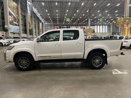 2015-Toyota-Hilux-30-D-4D-Legend-45-4x4-Double-Cab_5