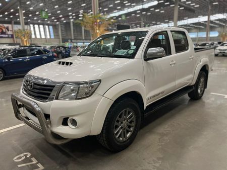 2015-Toyota-Hilux-30-D-4D-Legend-45-4x4-Double-Cab_6