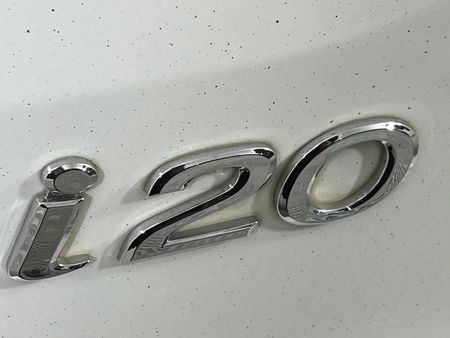 2017-Hyundai-i20-12-Motion_11