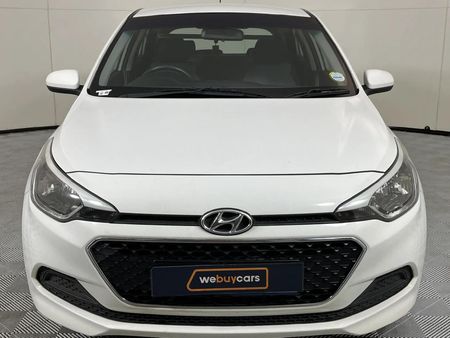 2017-Hyundai-i20-12-Motion_13