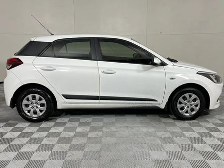 2017-Hyundai-i20-12-Motion_15